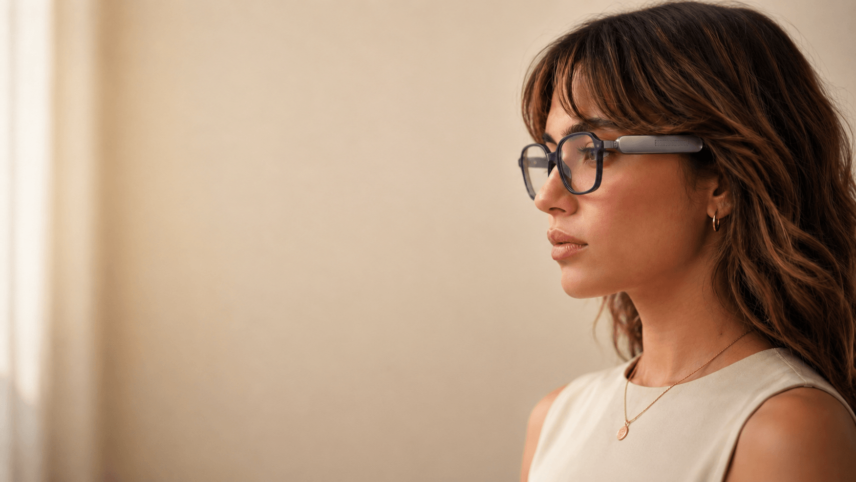 Benev.Clip module on glasses personal AI, always close